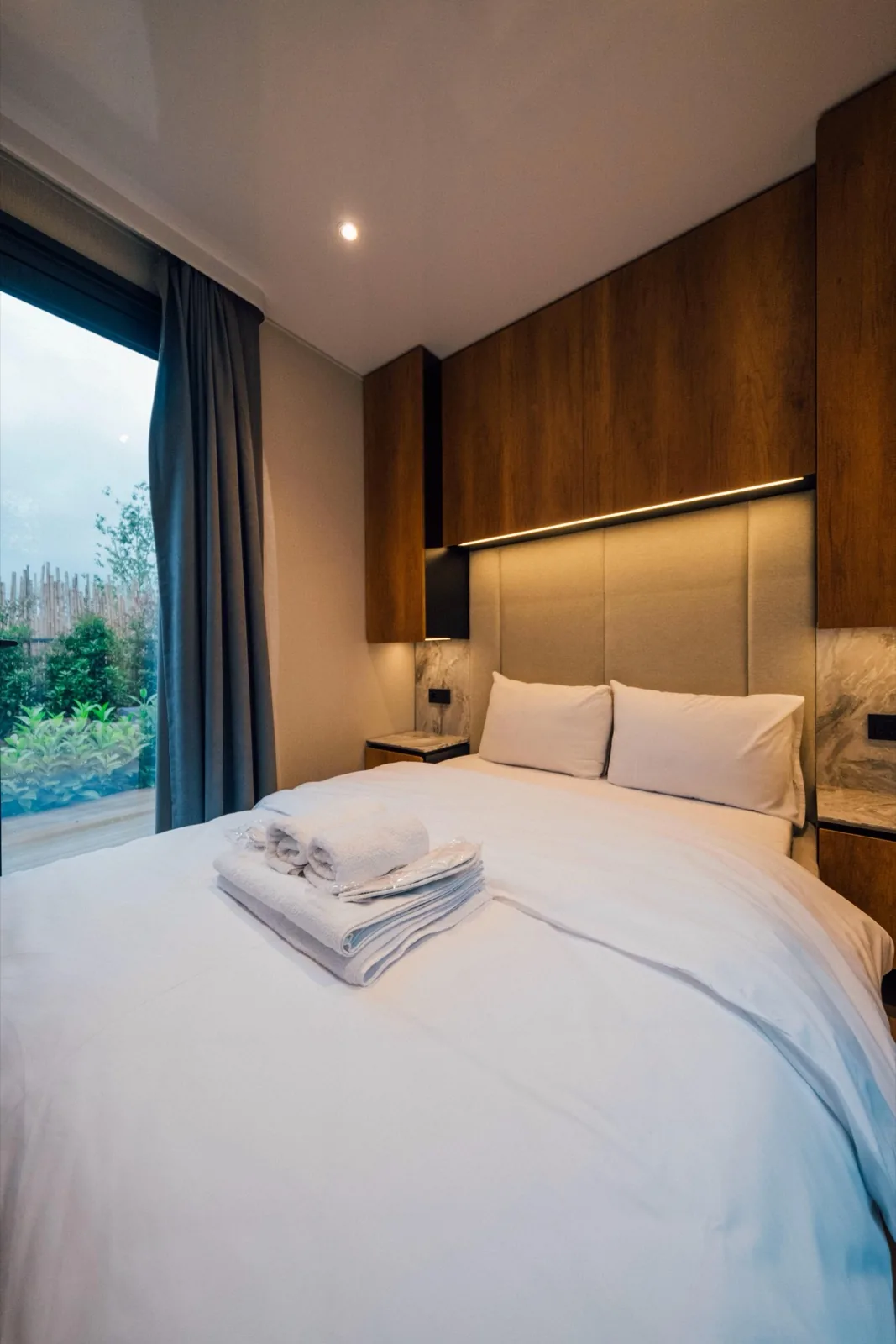 Bambu Room — garden and private pool
